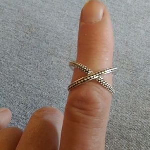 A cute sterling silver ring
